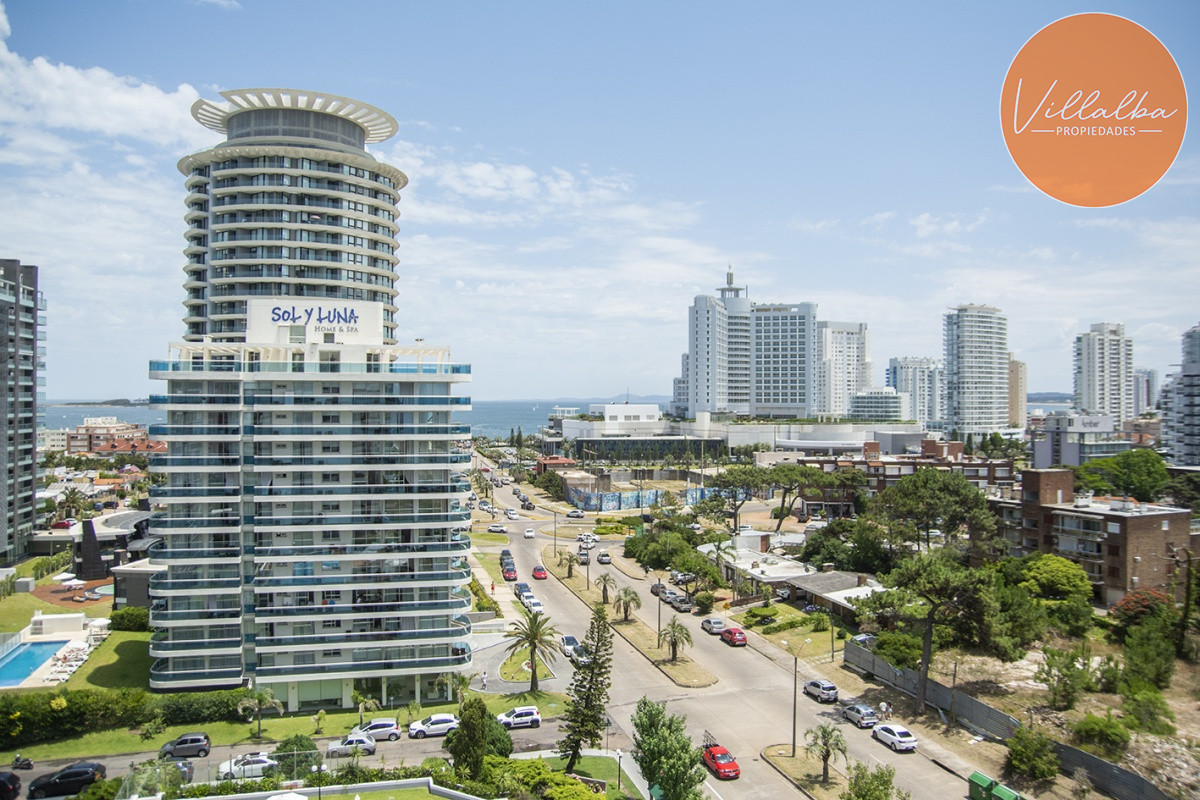 Apartamento ID.2810 - Vende apartamento de 2 dormitorios y medio en Chiverta, Reciclado completo. Punta del Este 