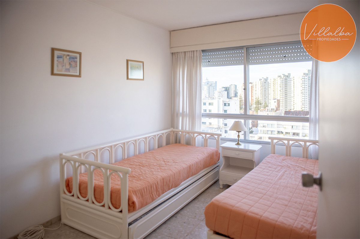 Apartamento ID.3635 - Vende departamento de 3 dormitorios con vista al Puerto, Punta del Este