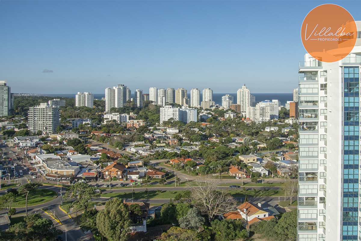 Apartamento ID.2384 - Oportunidad en playa mansa, finamente decorado. Sunrise Tower