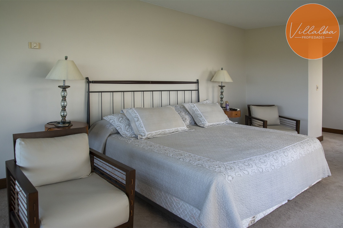 Apartamento ID.3609 - Apartamento de 4 dormitorios en Punta del Este frente al mar en Playa Brava