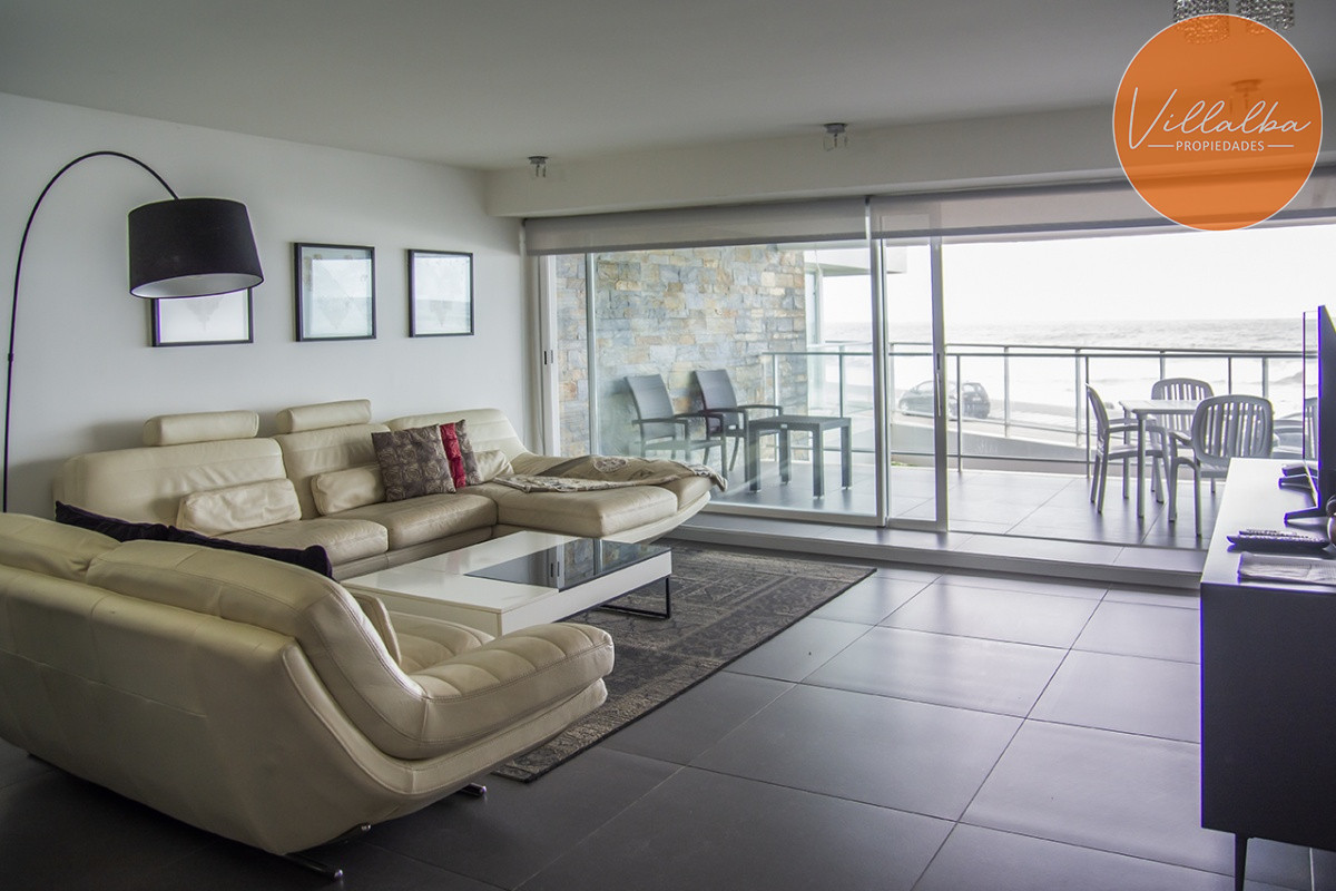 Apartamento ID.2178 - Vende apartamento. Edificio Bonaire. 3 dormitorios con servicios. Brava, Peninsula, Punta del Este