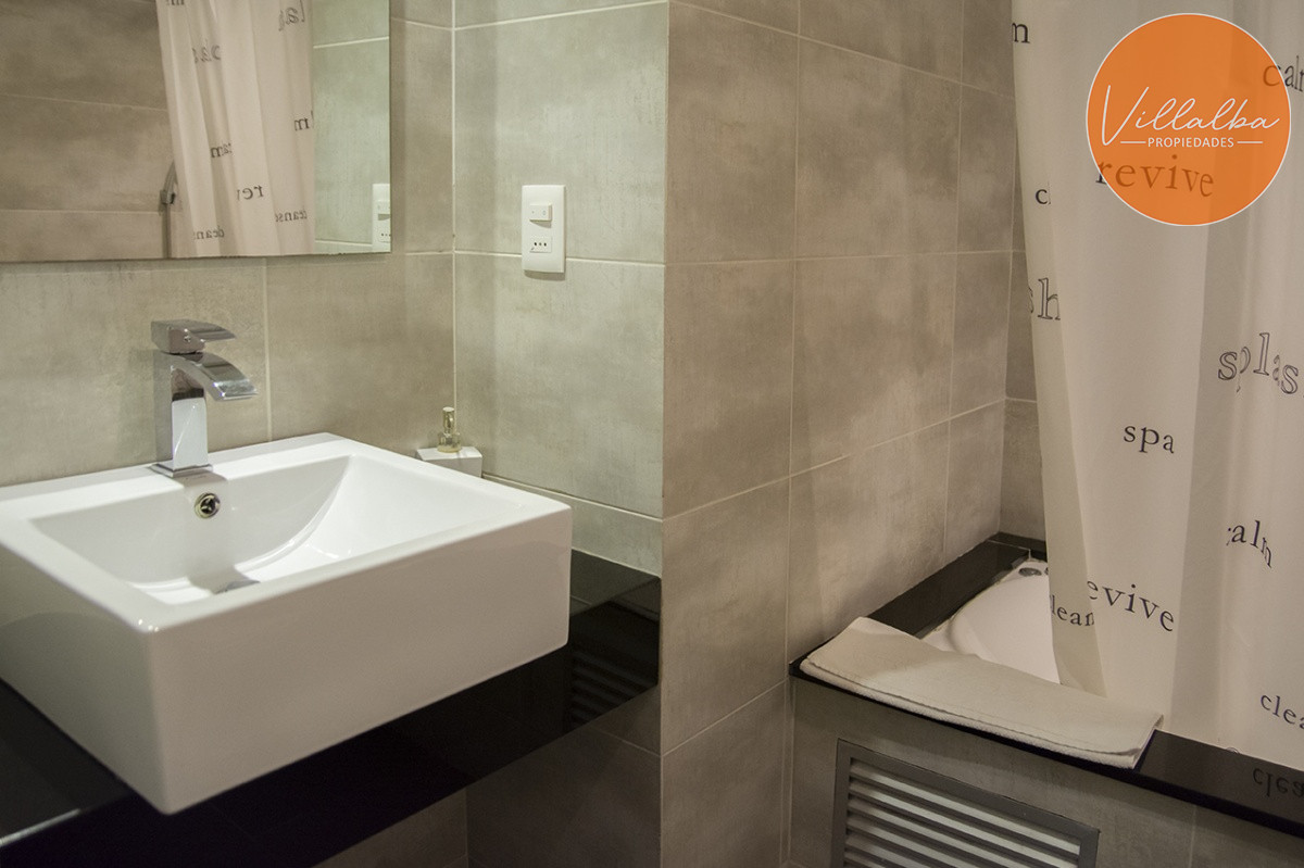 Apartamento ID.2178 - Vende apartamento. Edificio Bonaire. 3 dormitorios con servicios. Brava, Peninsula, Punta del Este