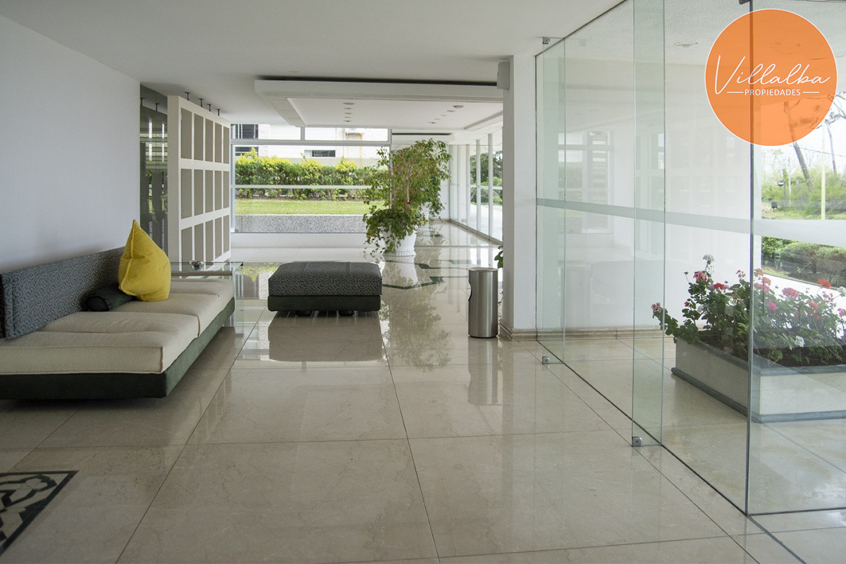 Apartamento ID.1001 - 3 Dormitorios 3 Baños - Playa Mansa