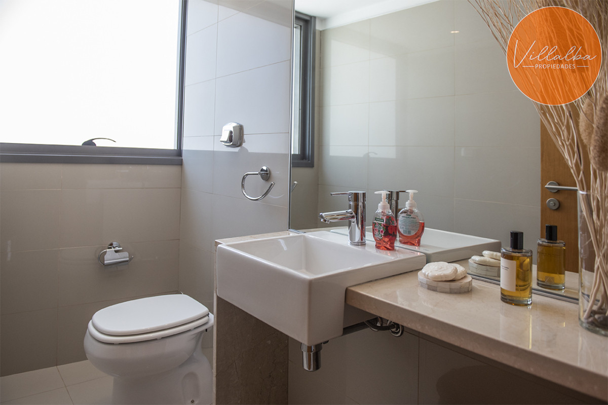 Apartamento ID.2367 - Penthouse frente al mar en venta, 3 suites. Blue Bird