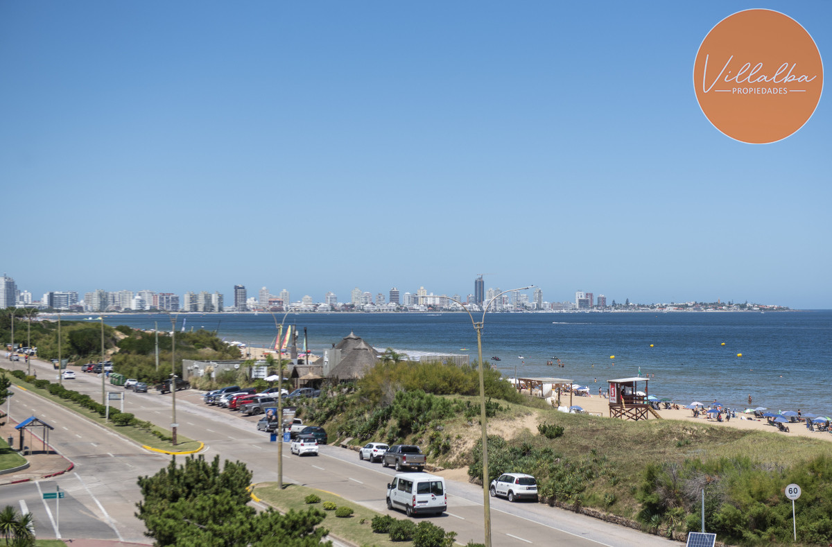 Apartamento ID.865 - Hermoso Ph con azotea propia, parrillero, 2 dormitorios, No te lo pierdas.
