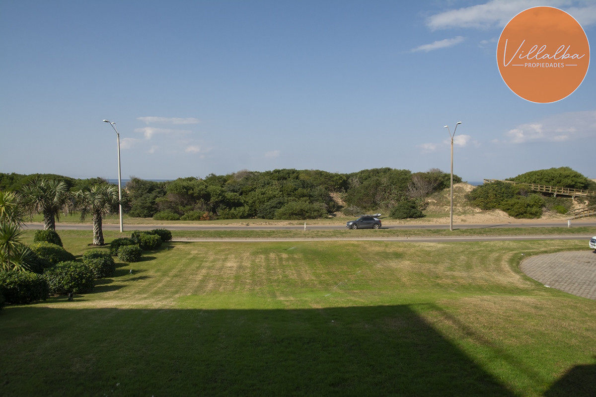 Apartamento ID.3609 - Apartamento de 4 dormitorios en Punta del Este frente al mar en Playa Brava
