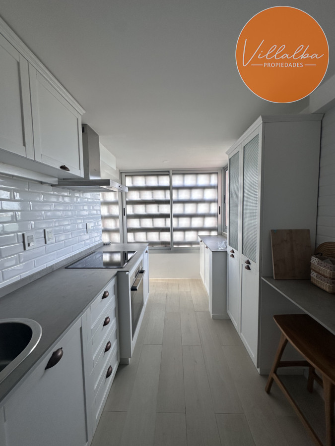 Apartamento ID.3494 - Vende Tamanaco de 2 dormitorios RECICLADO, Punta del Este