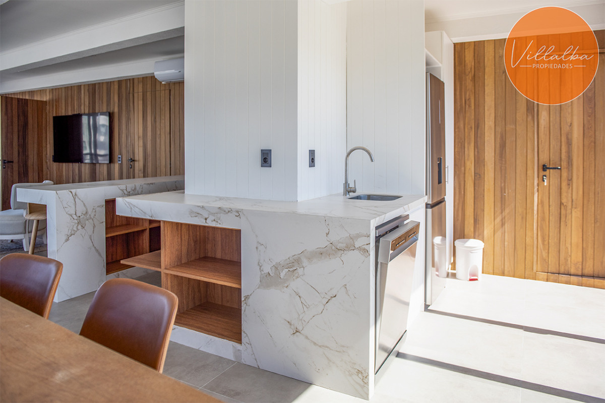 Apartamento ID.2367 - Penthouse frente al mar en venta, 3 suites. Blue Bird