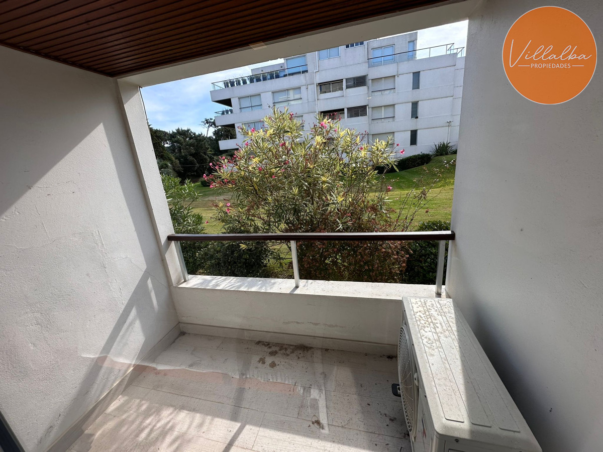 Apartamento ID.3610 - Se vende departamento de 4 dormitorios , Playa brava, Esturion