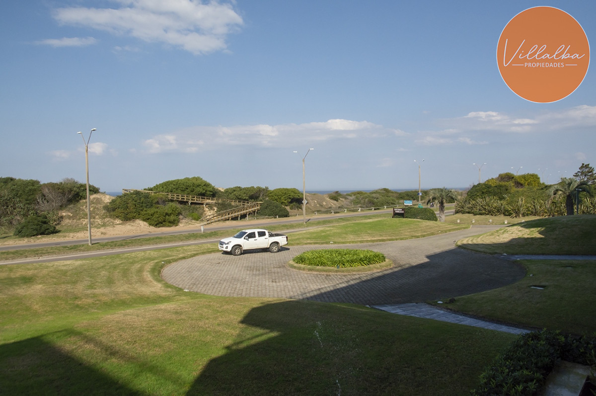 Apartamento ID.3609 - Apartamento de 4 dormitorios en Punta del Este frente al mar en Playa Brava