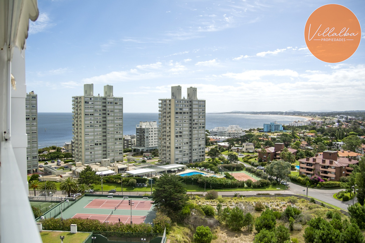 Apartamento ID.2860 - Vende apartamento de 4 dormitorios con 2 cocheras en Lincon Center, Playa Mansa, Punta del Este 