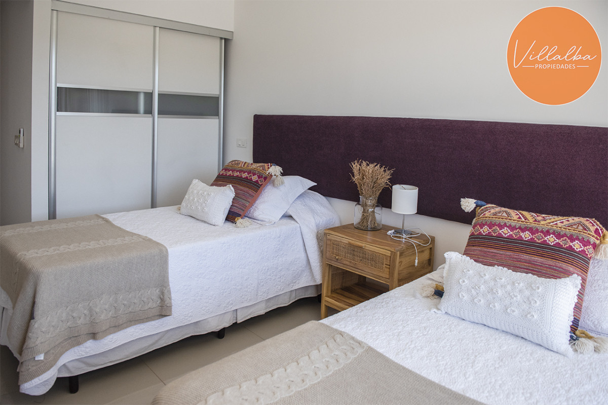 Apartamento ID.2367 - Penthouse frente al mar en venta, 3 suites. Blue Bird