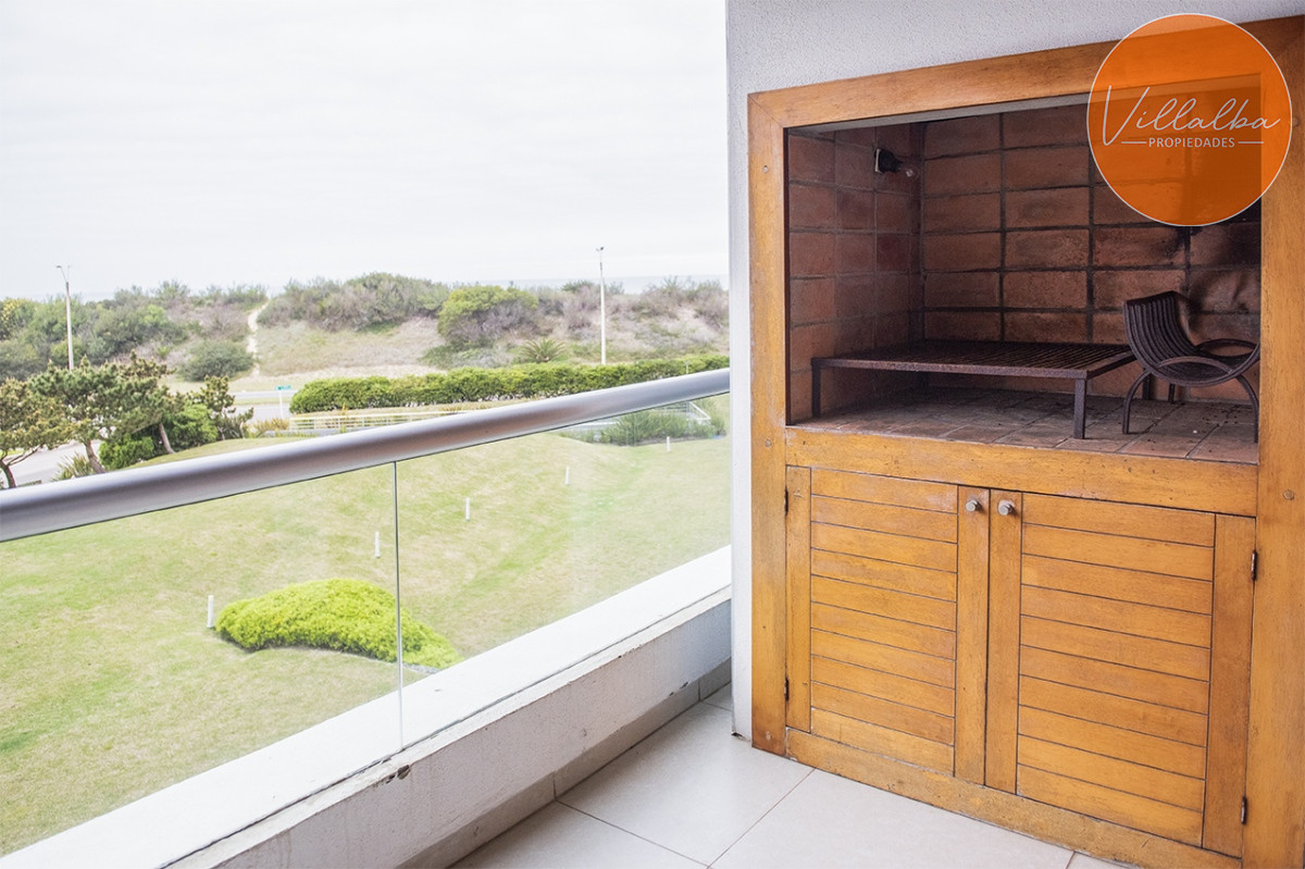Apartamento ID.2369 - Hermoso Departamento en venta frente a Playa Brava, 3 dorm + dep. Marigot Brava