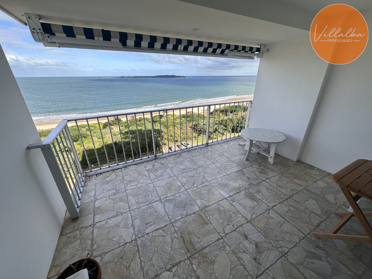 Apartamento ID.3494 - Vende Tamanaco de 2 dormitorios RECICLADO, Punta del Este