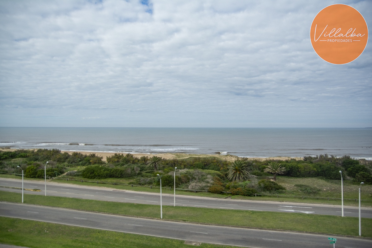 Apartamento ID.1255 - Espectacular penthouse frente al mar playa brava Punta Del Este.