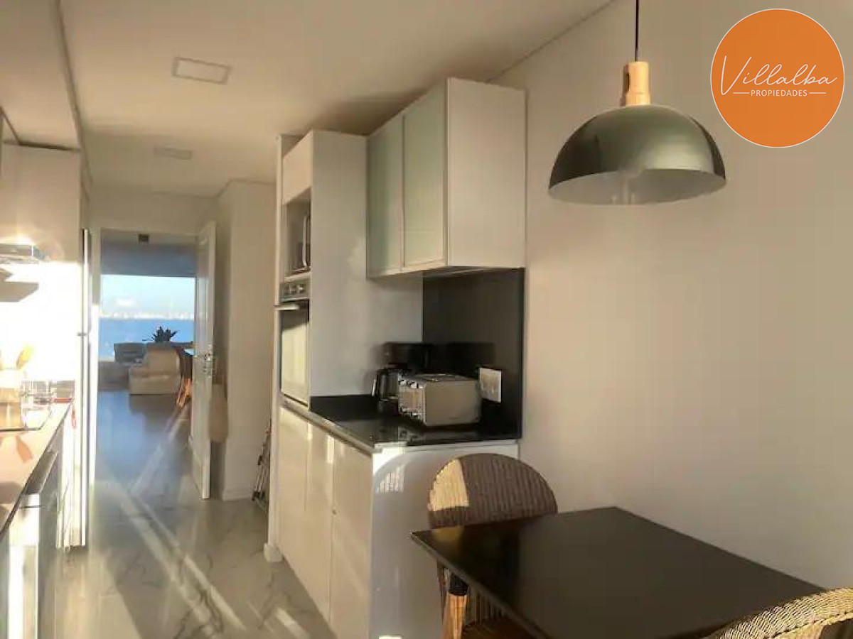 Apartamento ID.3358 - Vende apartamento con vista al mar de 3 suites, en Mansa- Punta del Este.
