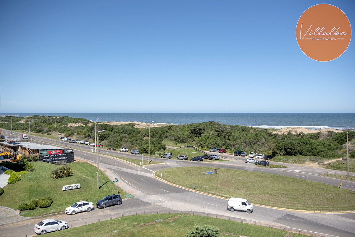 Apartamento ID.2367 - Penthouse frente al mar en venta, 3 suites. Blue Bird