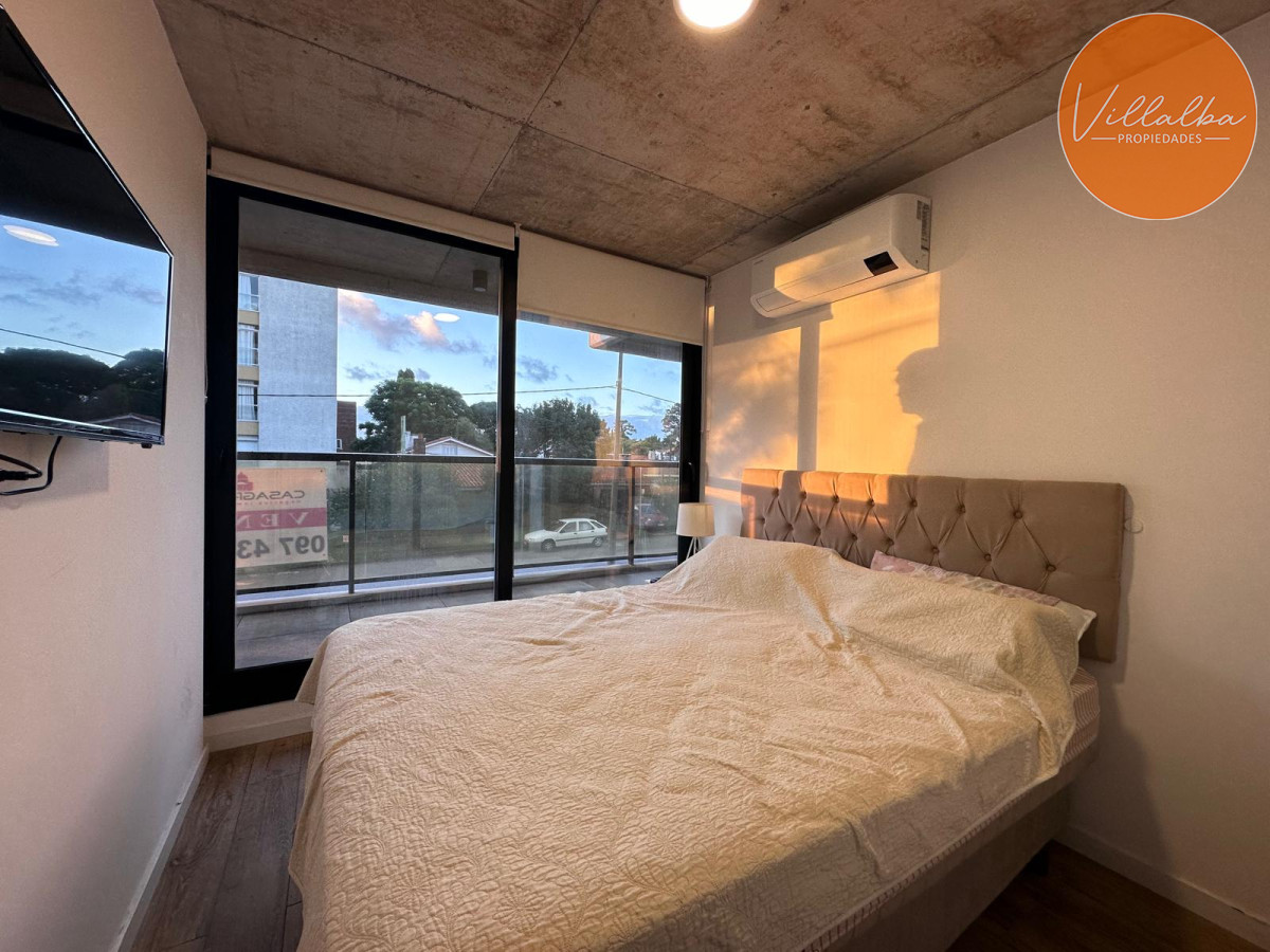 Apartamento ID.3416 - Vende oportunidad en Playa Mansa, primera línea de 2 dormitorios en Punta del Este 