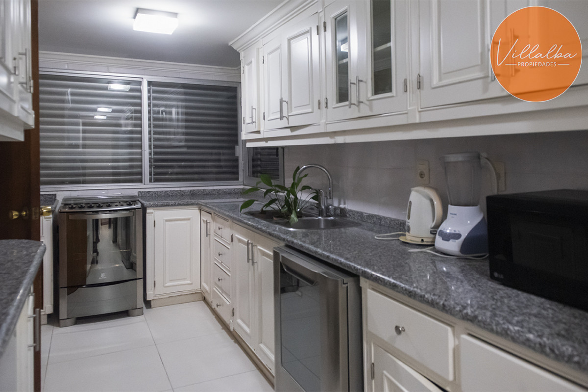 Apartamento ID.3641 - Edificio Espigon zona Puerto,  frente al mar. 