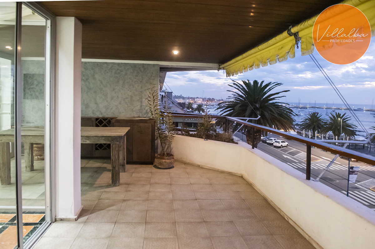 Apartamento ID.3641 - Edificio Espigon zona Puerto,  frente al mar. 