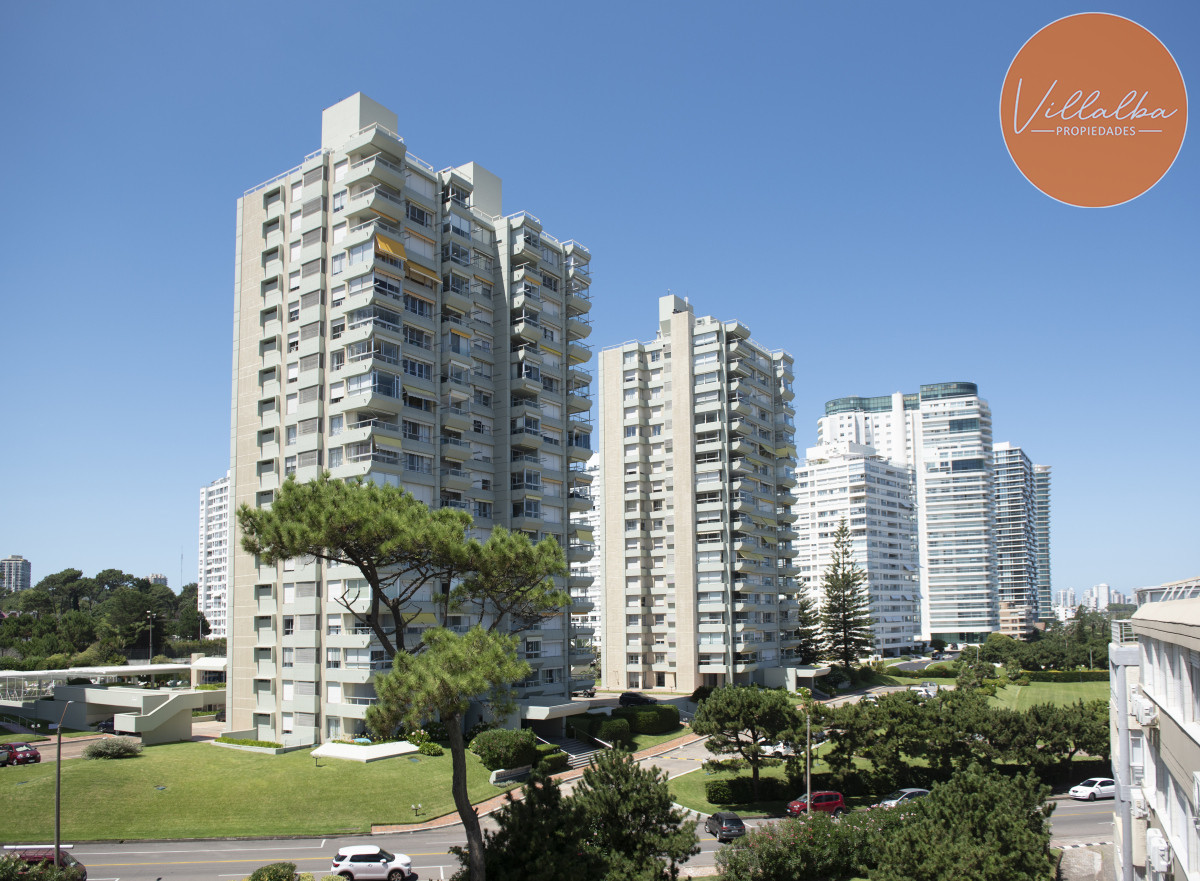 Apartamento ID.865 - Hermoso Ph con azotea propia, parrillero, 2 dormitorios, No te lo pierdas.
