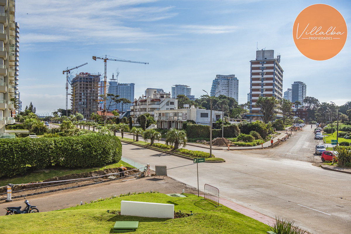 Apartamento ID.3480 - Vende departamento de 3 dormitorios en Ocean Tower, Punta del Este 