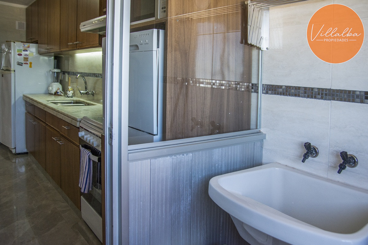 Apartamento ID.2897 - Departamento en venta de 2 dormitorios con vista al Mar, Peninsula , Punta del este 