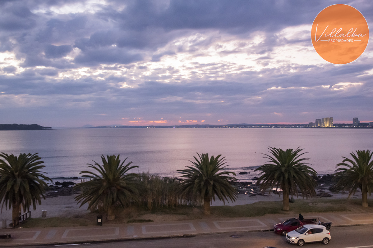 Apartamento ID.3641 - Edificio Espigon zona Puerto,  frente al mar. 