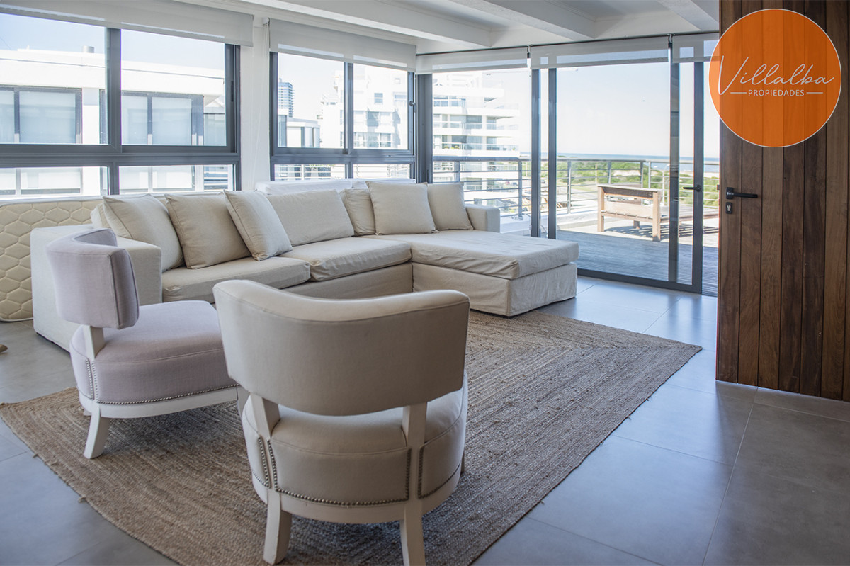 Apartamento ID.2367 - Penthouse frente al mar en venta, 3 suites. Blue Bird