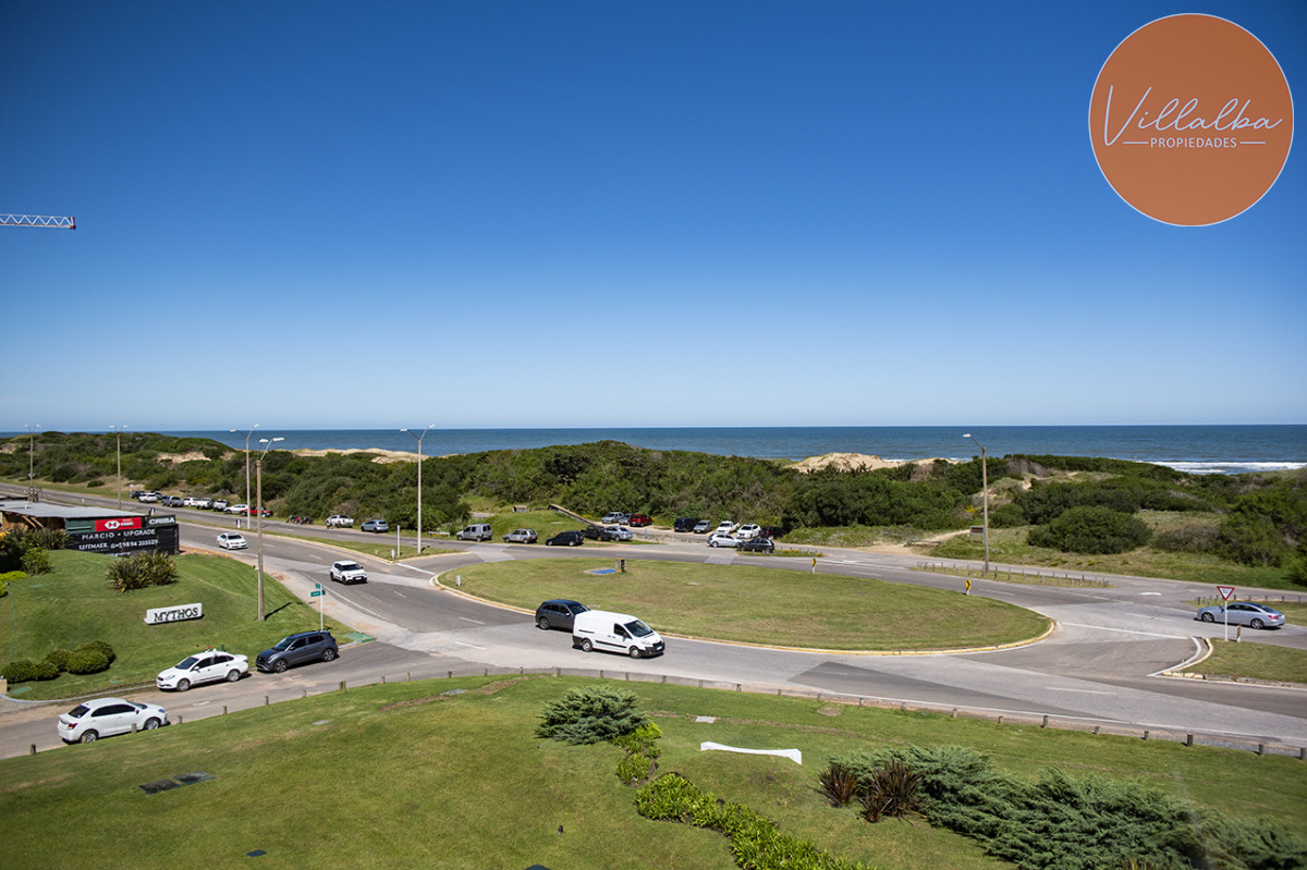 Apartamento ID.2367 - Penthouse frente al mar en venta, 3 suites. Blue Bird