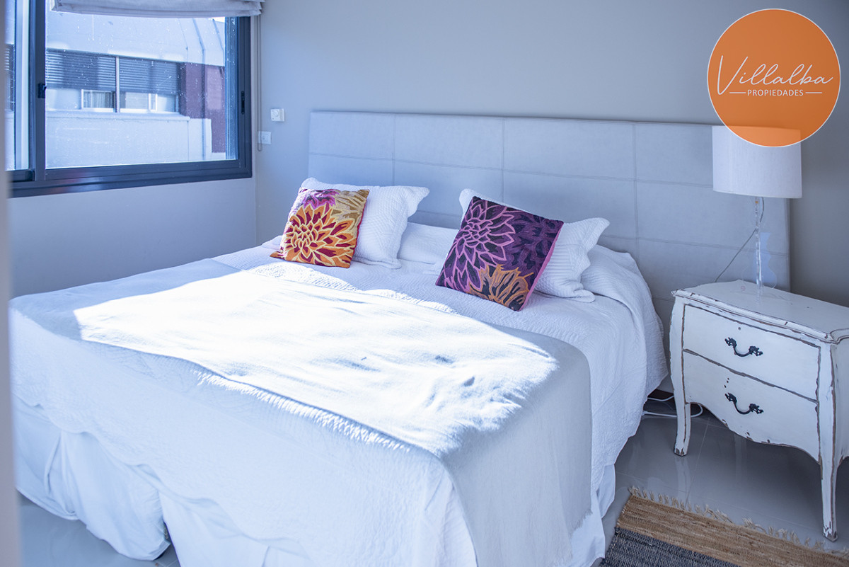 Apartamento ID.3431 - Apartamento Penthouse, frente al mar, playa brava, 3 dormitorios con hermosa vista