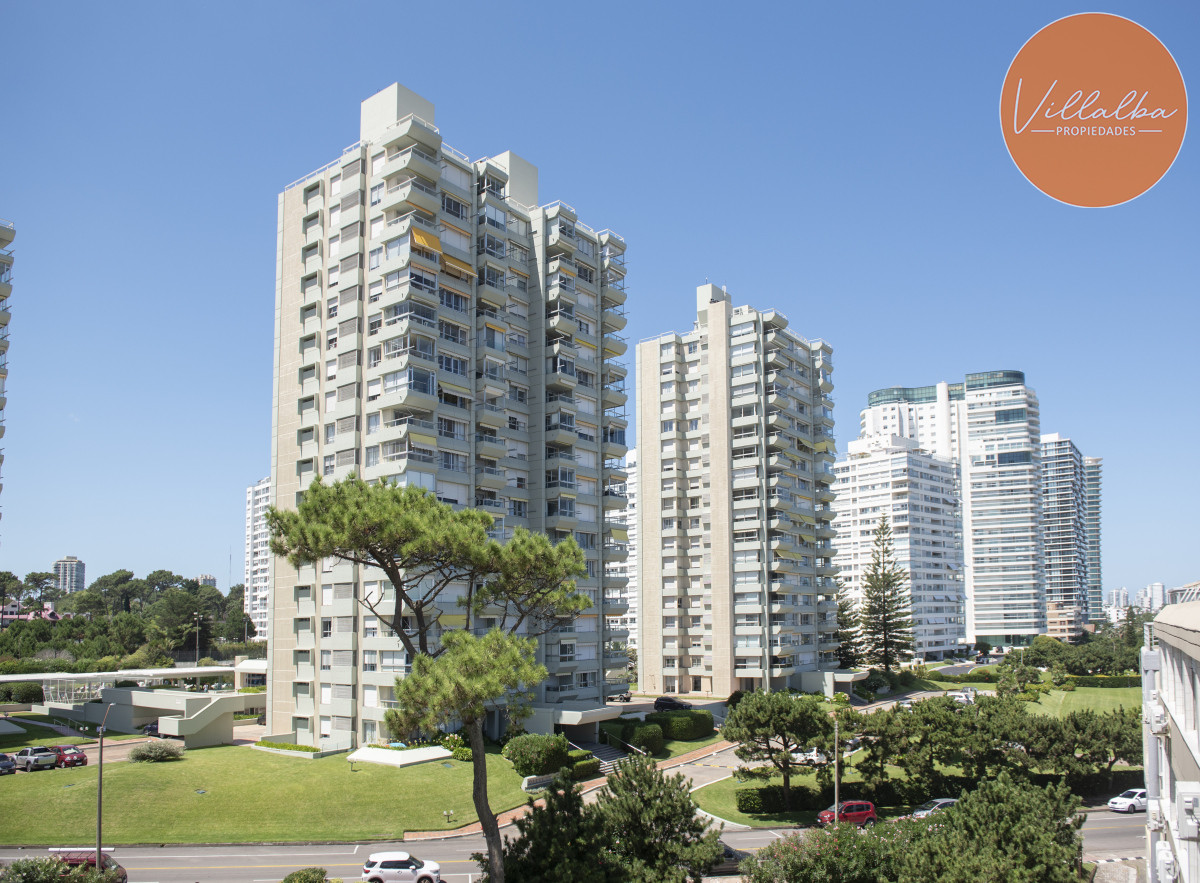 Apartamento ID.865 - Hermoso Ph con azotea propia, parrillero, 2 dormitorios, No te lo pierdas.