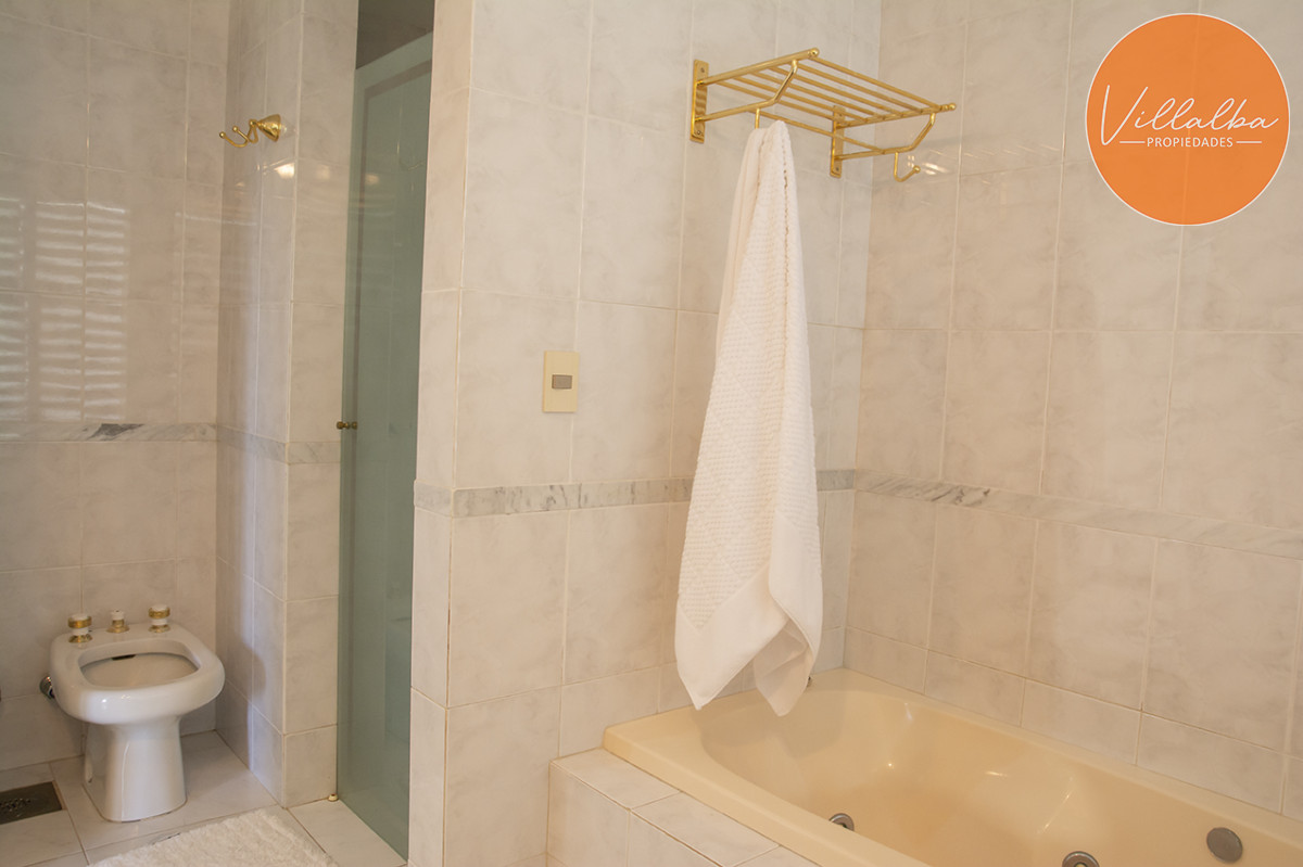 Apartamento ID.3609 - Apartamento de 4 dormitorios en Punta del Este frente al mar en Playa Brava