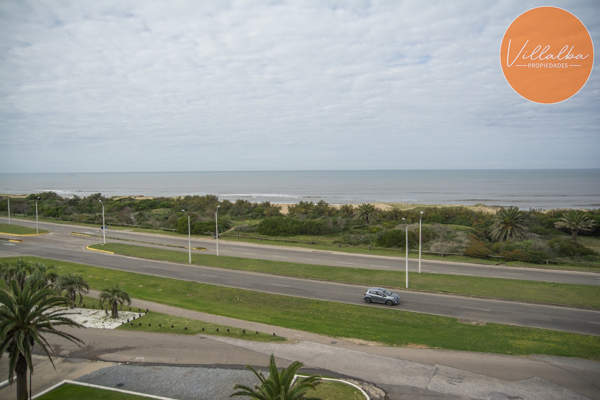 Apartamento ID.1255 - Espectacular penthouse frente al mar playa brava Punta Del Este.