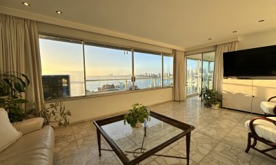Vende departamento de 3 dormitorios con vista al Puerto, Punta del Este