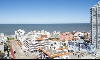 Departamento en venta de 2 dormitorios con vista al Mar, Peninsula , Punta del este