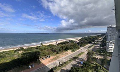 Vende Tamanaco de 2 dormitorios RECICLADO, Punta del Este