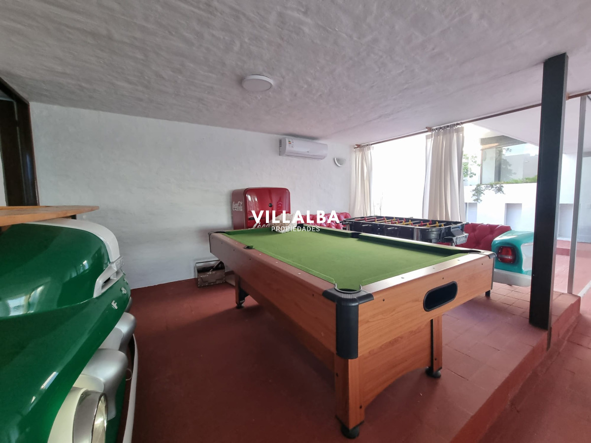 Apartamento ID.2038 - Oportunidad, casa en primera línea de playa mansa.