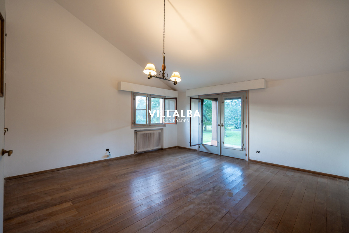 Apartamento ID.3251 - En venta casa de 4 dormitorios, con agradable entorno en Golf, Punta del Este.