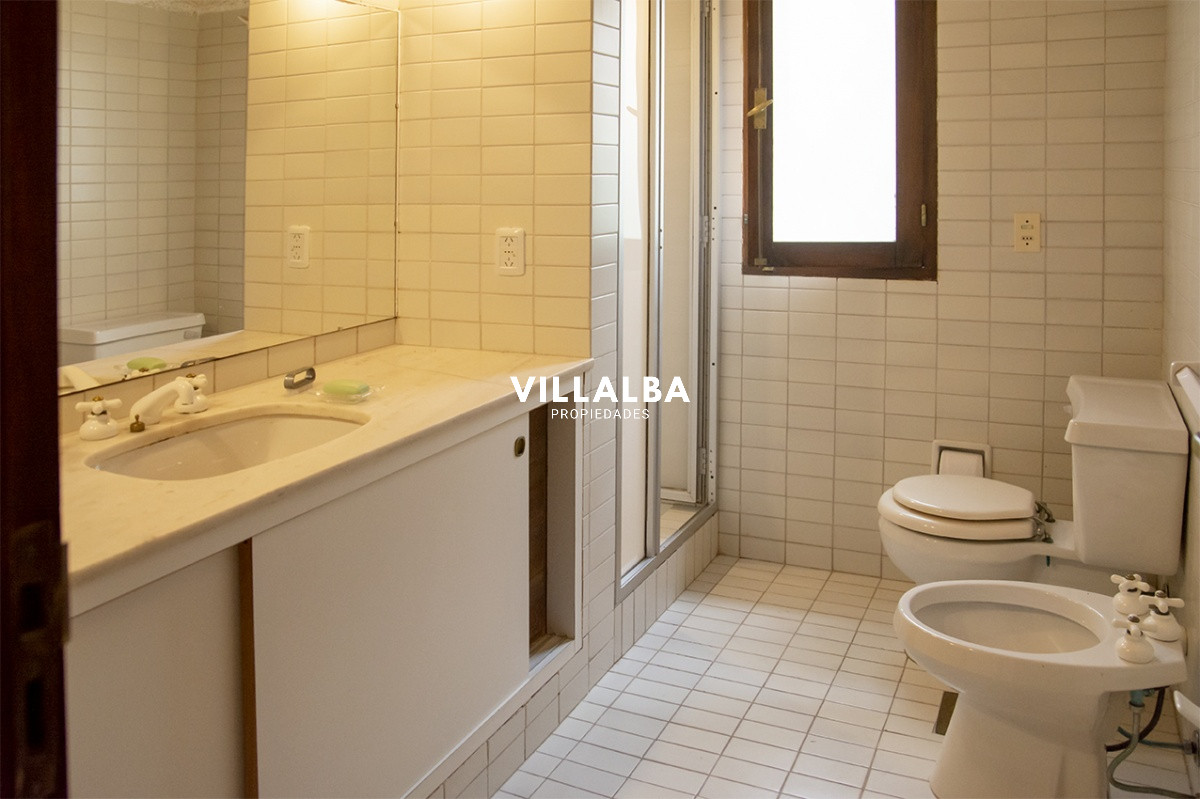 Casa ID.2673 - Hermosa casa en venta en zona de la península.