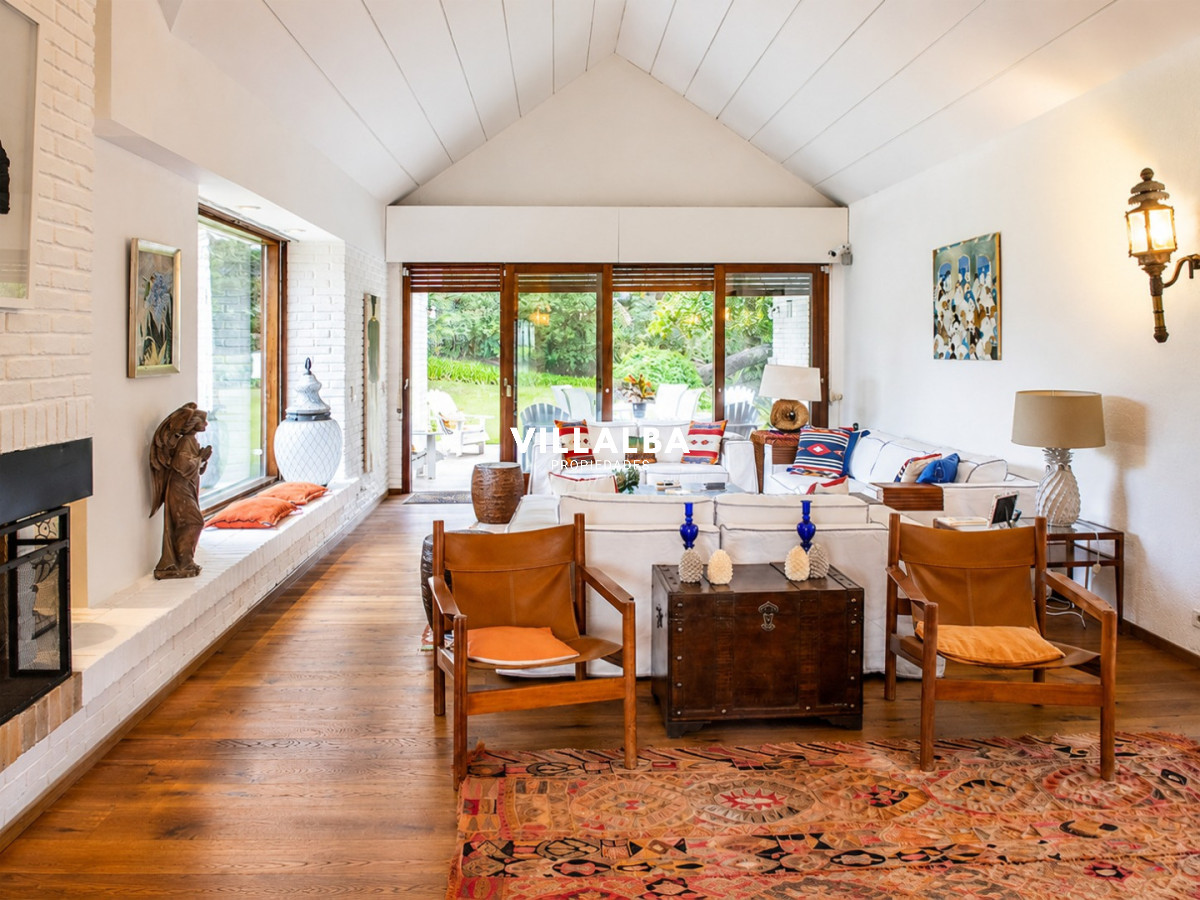 Casa ID.3629 - Elegante residencia en Venta en San Rafael proximo al mar