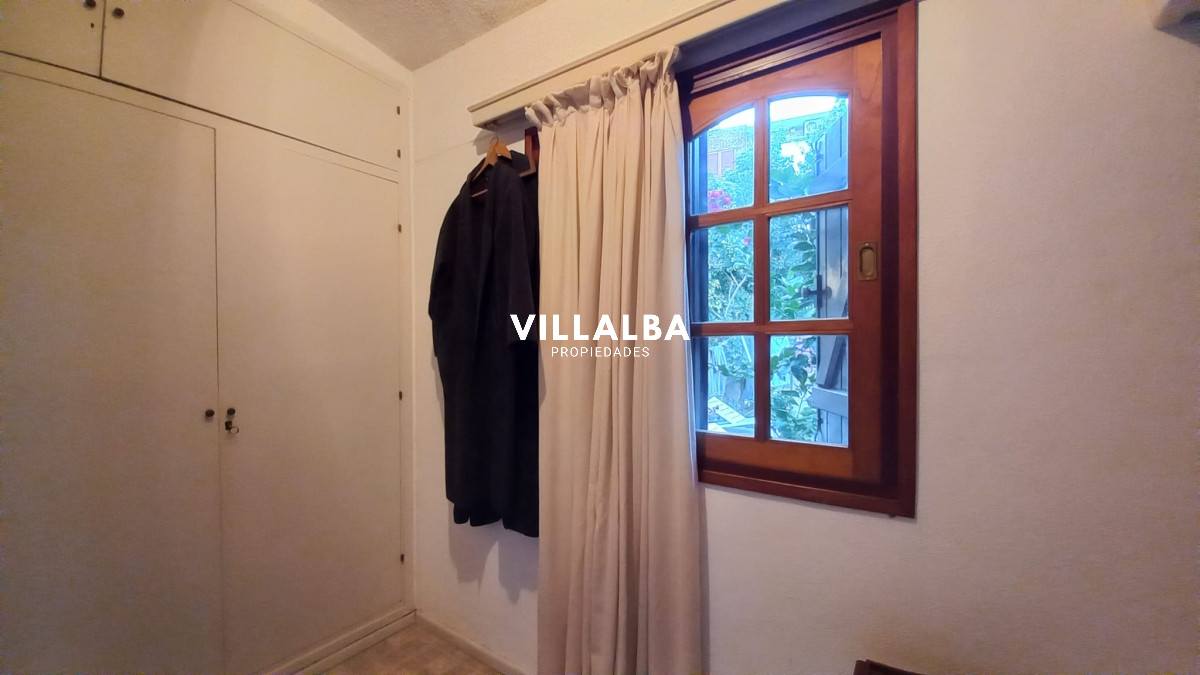 Apartamento ID.3319 - Vende casa de 3 dormitorios (incluye depp), en Parada 4 de Playa Mansa, Punta del Este