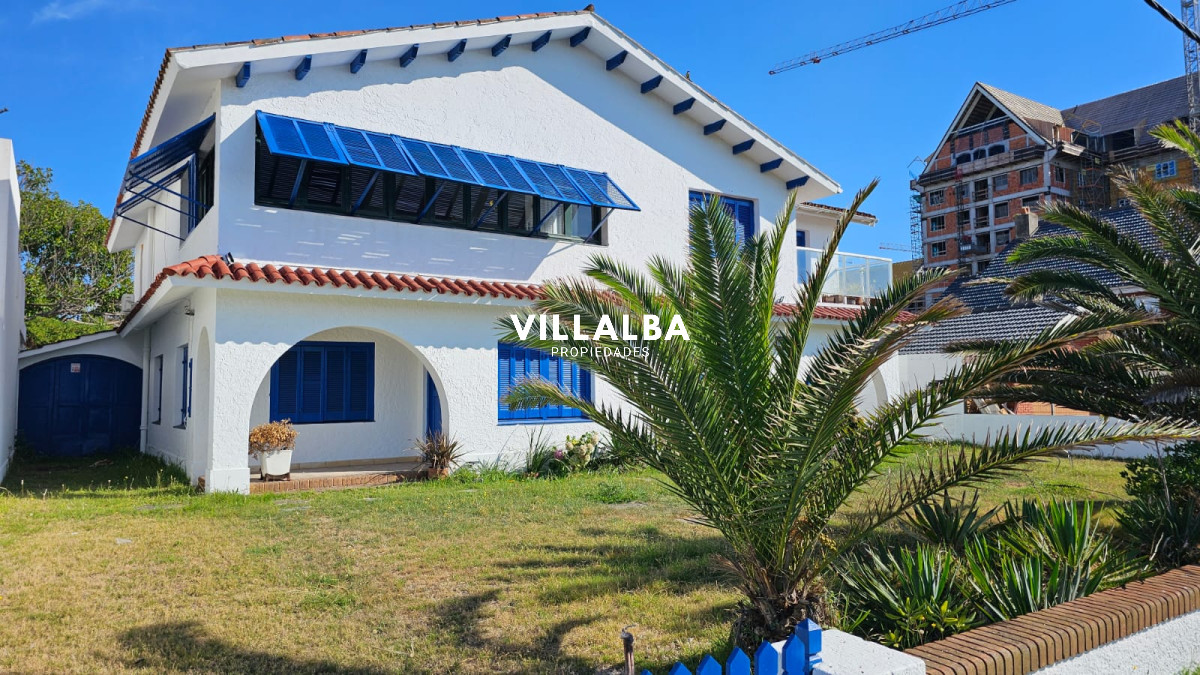 Apartamento ID.3322 - Importante residencia frente al mar en venta.