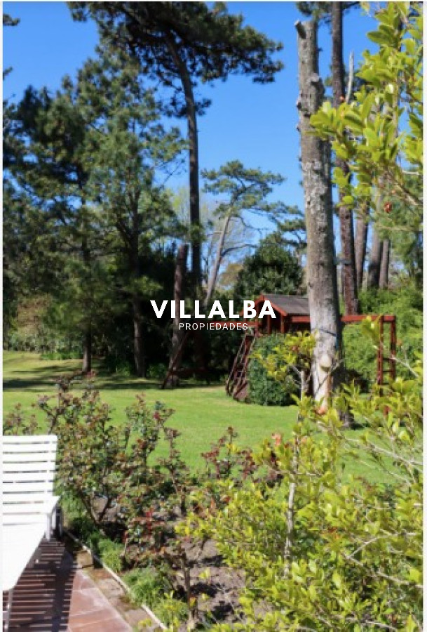 Casa ID.4912 - Vende casa en playa brava, Punta del Este de 5 dormitorios 
