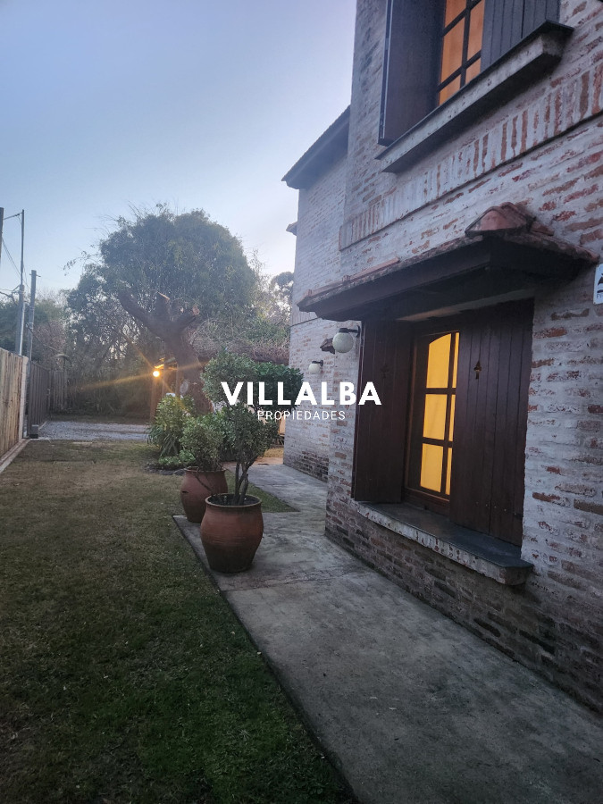 Apartamento ID.3730 - Vende casa en playa mansa punta del este