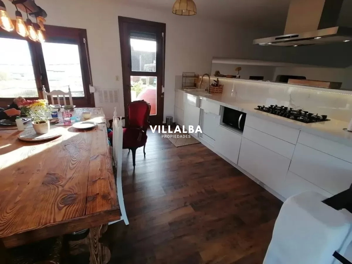 Casa ID.3324 - Chalet en venta con vista al mar en casco histórico de la Península.
