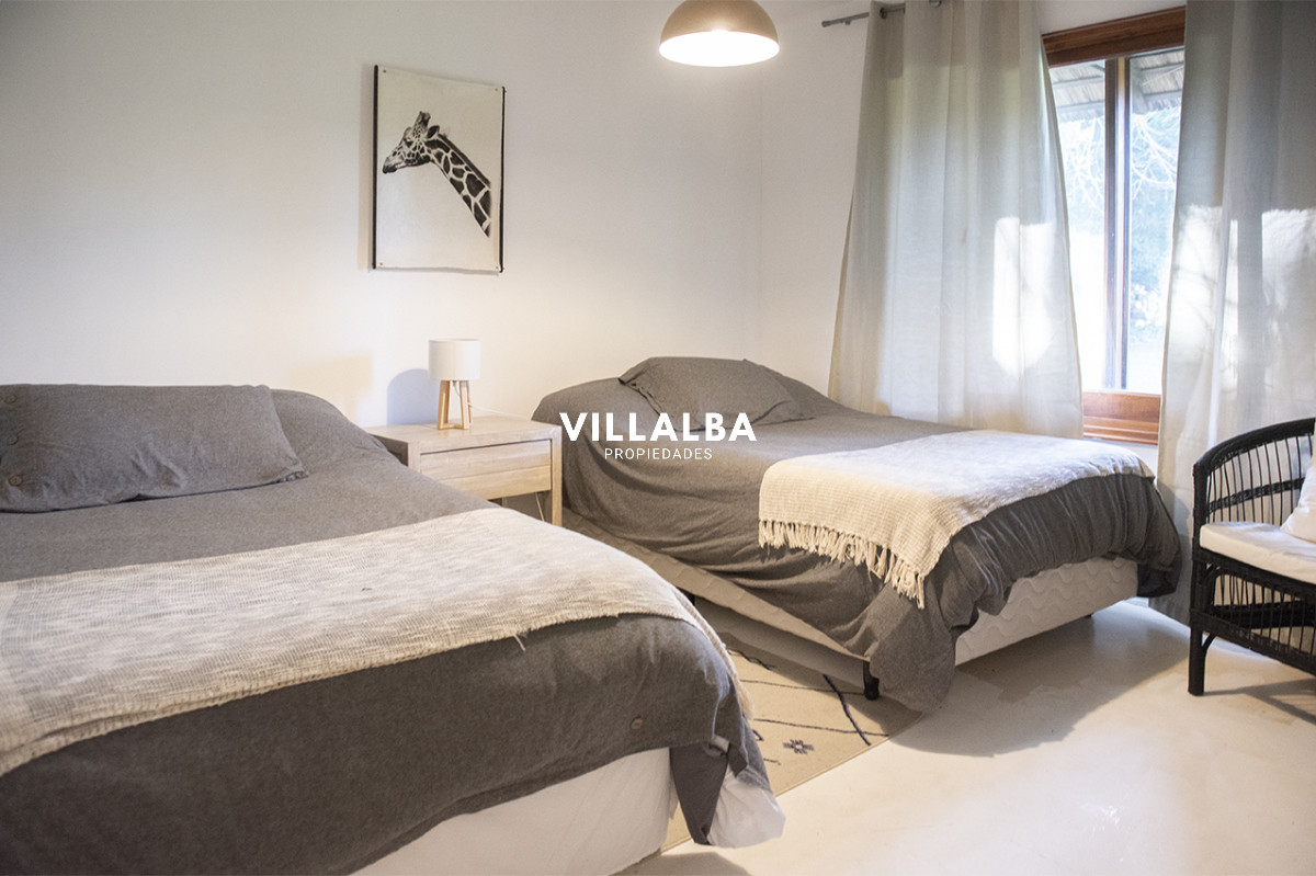 Casa ID.4913 - Casa de 4 dormitorios en venta, en Golf Punta del Este
