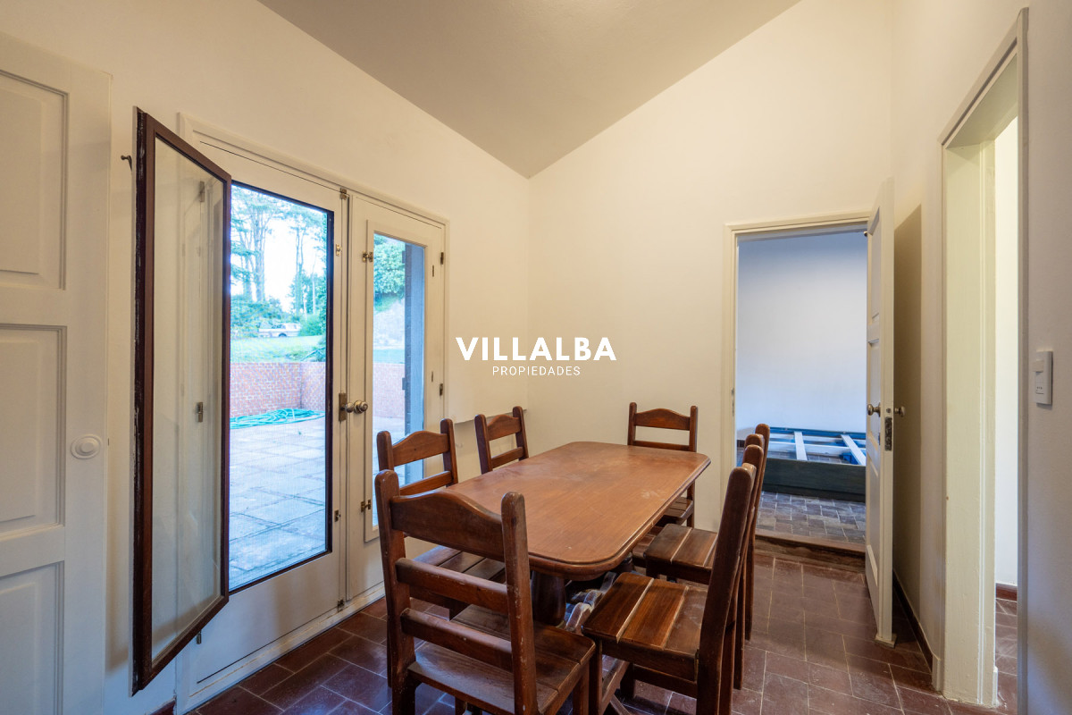 Apartamento ID.3251 - En venta casa de 4 dormitorios, con agradable entorno en Golf, Punta del Este.
