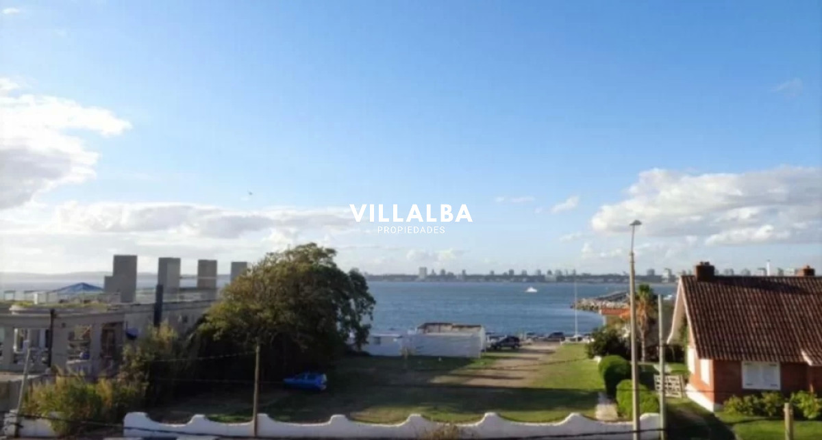 Casa ID.3324 - Chalet en venta con vista al mar en casco histórico de la Península.