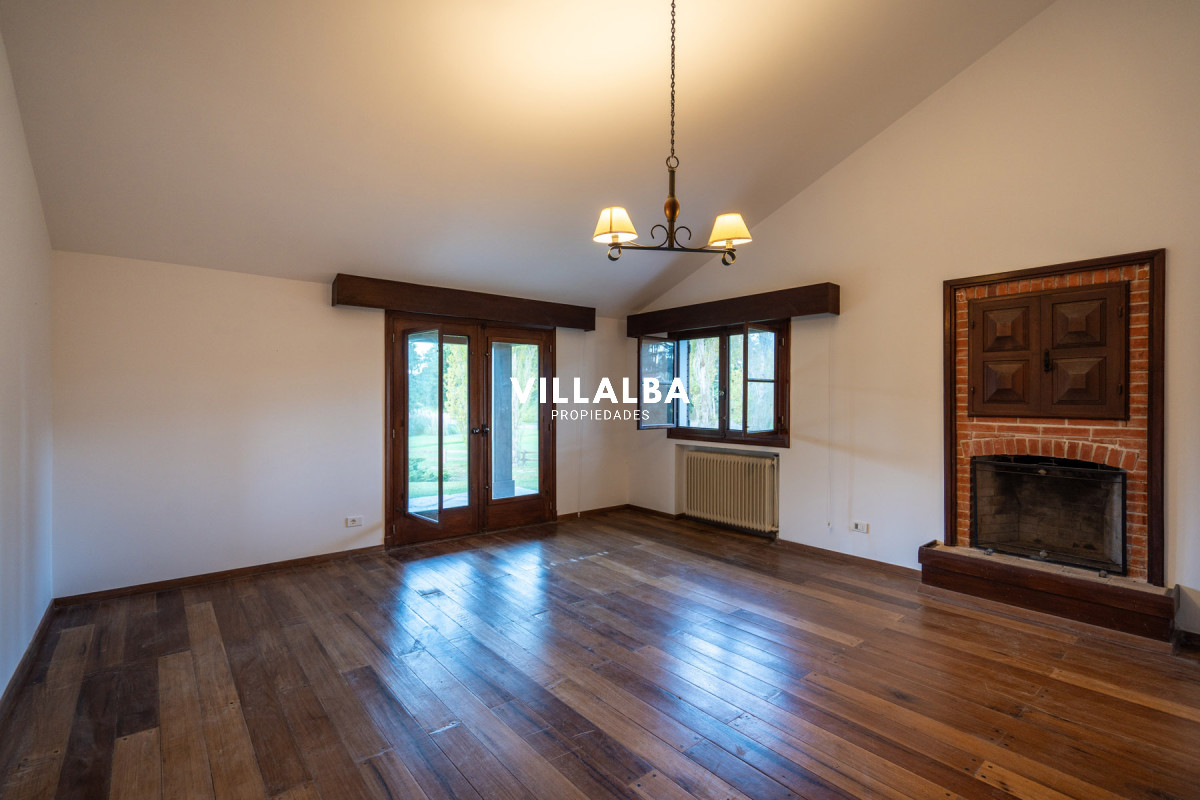 Apartamento ID.3251 - En venta casa de 4 dormitorios, con agradable entorno en Golf, Punta del Este.